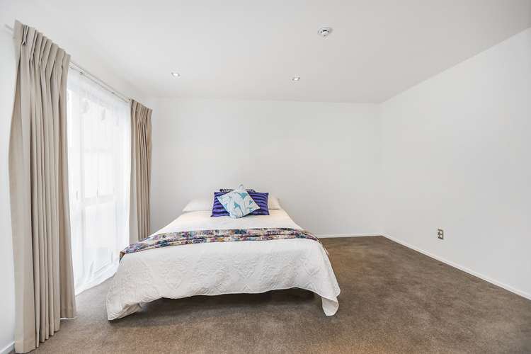 66 Saddleback Grove Karori_10