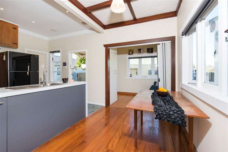 49 Queen Mary Avenue New Lynn_19