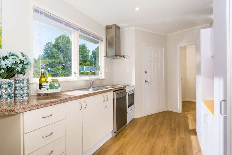 1/11 Ngatoa Place Glenfield_18