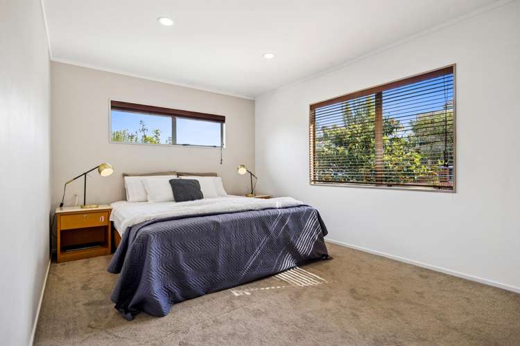 2/8 Tallington Crescent Torbay_6