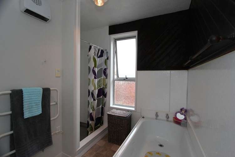 60 Oakley Crescent Hornby_14