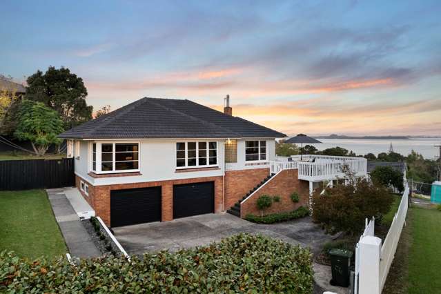 Grand Art Deco-Inspired Residence on 991m²