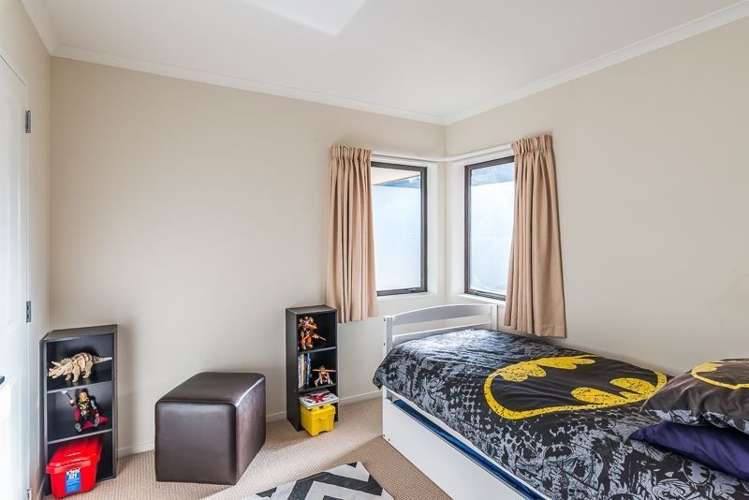 36 Percy Kinsman Crescent Riverstone Terraces_14