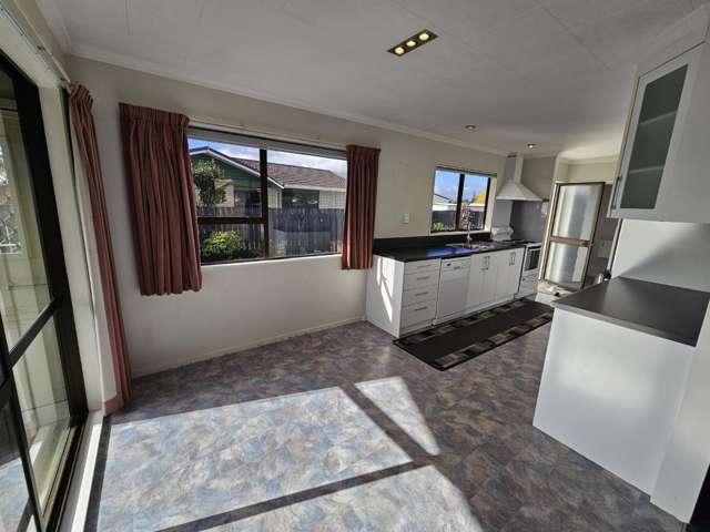 47A Glamis Ave 10825_2