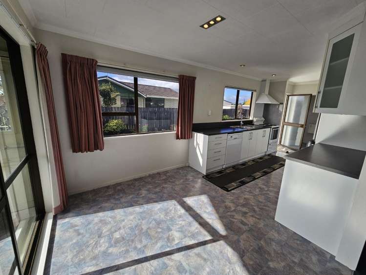 47A Glamis Ave 10825_2