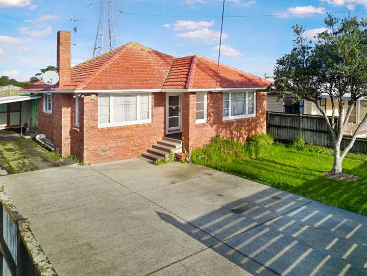 24 White Swan Road_4
