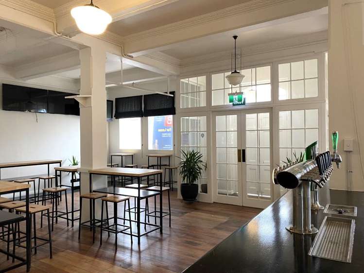 63 High Street North Carterton_7