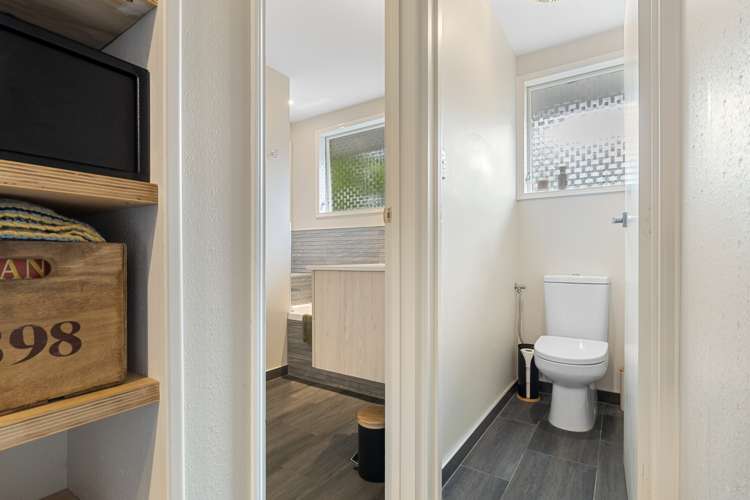 2/5 Esher Place Saint Martins_22