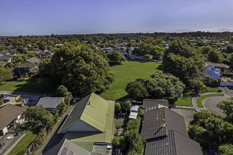 1/16B Langham Place Redwood_16