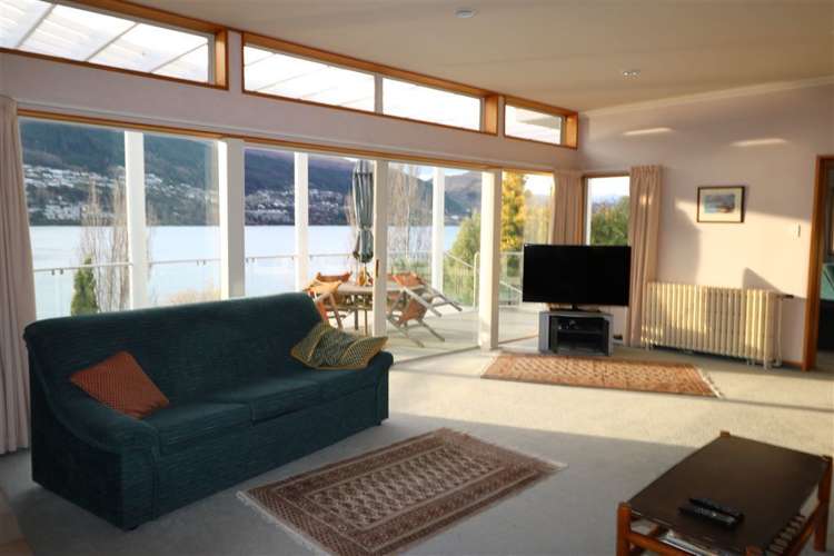 713 Peninsula Road Kelvin Heights_2