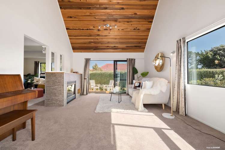 77 Saint Annes Crescent Wattle Downs_3