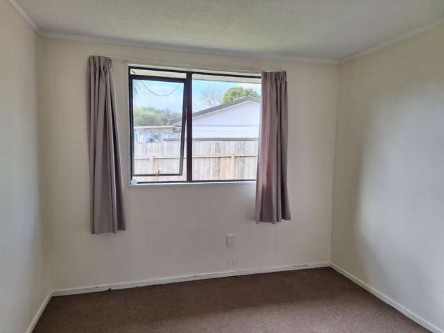 2/61 Redcrest Ave 10939_3