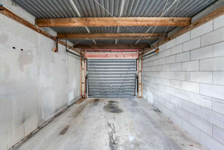 1/229 Glenfield Road Hillcrest_13