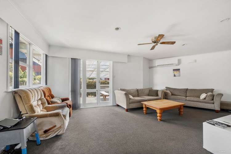 5 Lauderdale Road Birkdale_11