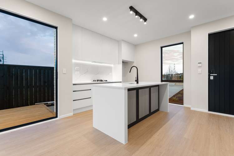 2 Papai Lane Massey_6