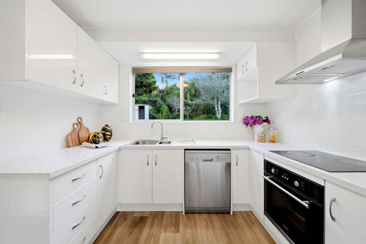 70 Ravenwood Drive Forrest Hill_6
