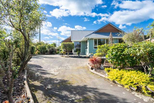 Spacious, Single-Level Living on a Corner Site