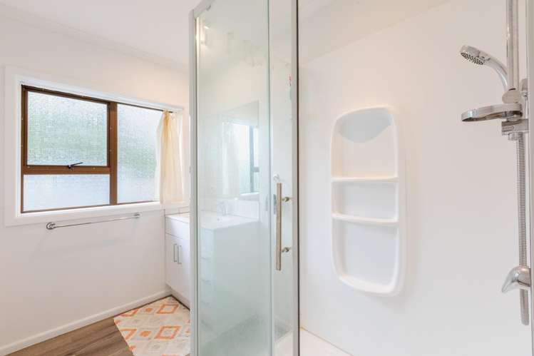 2 Howard Road Taradale_9
