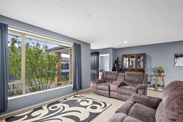 2 Aitkenhead Court Parakai_1