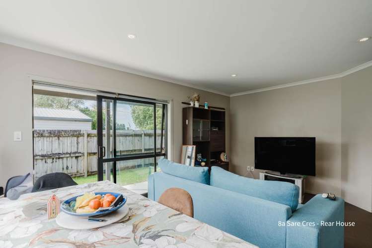 8 and 8a Sare Crescent Fairfield_15