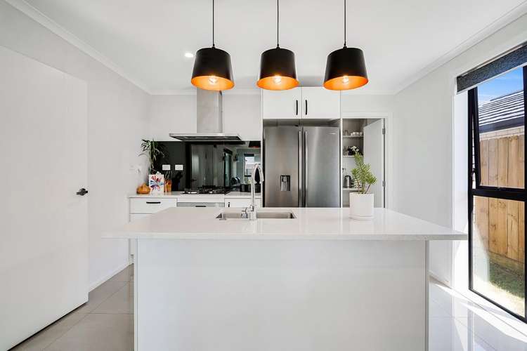 23 Inuwai Street Glenview_8