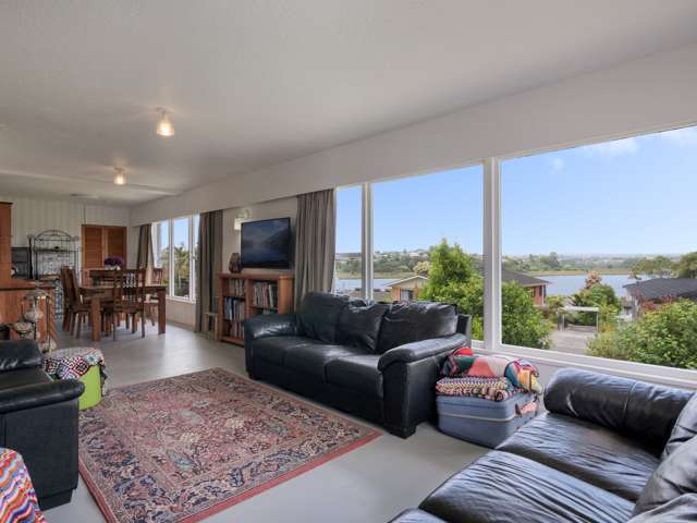 3 Sunny Bay Road Matua_2