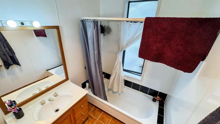 195 Weld Street Hokitika_12