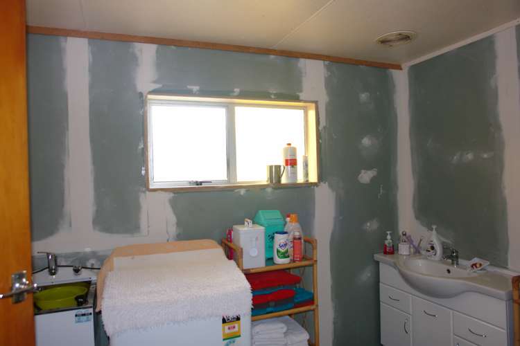 19 Albany Street Patea_14