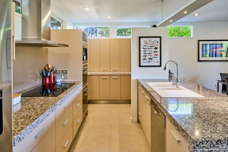 8 Cheviot Road, Lowry Bay Eastbourne_5