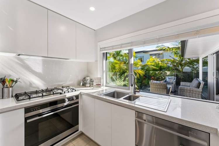 455A Beach Road Murrays Bay_7