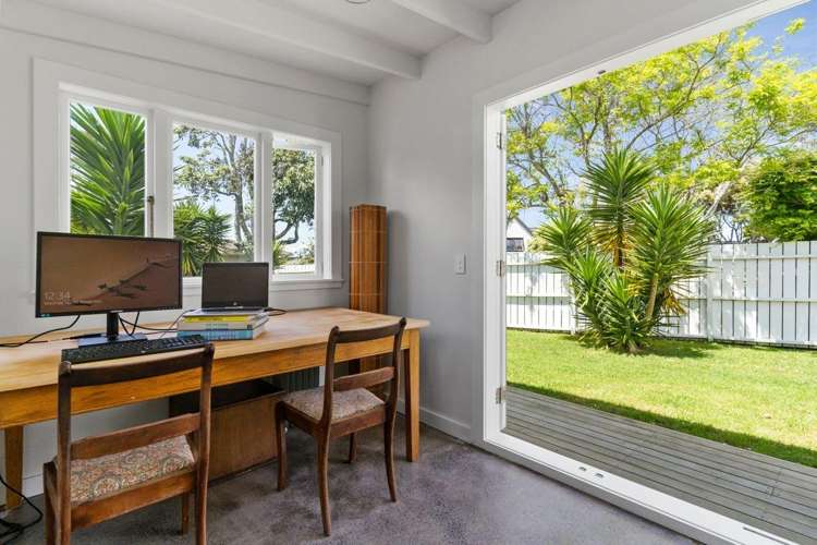 92 Astley Ave New Lynn_13
