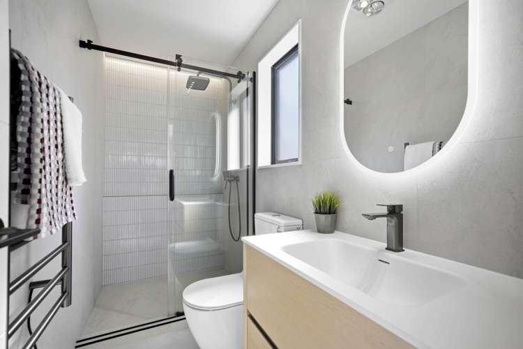 2/1 Montana Avenue Murrays Bay_17