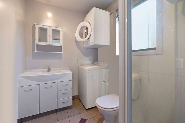 15 Woodbury Rise, Golden Heights, Queenstown_12