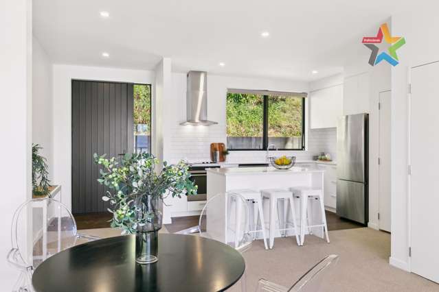 LUXE LIVING IN ISLAND BAY
