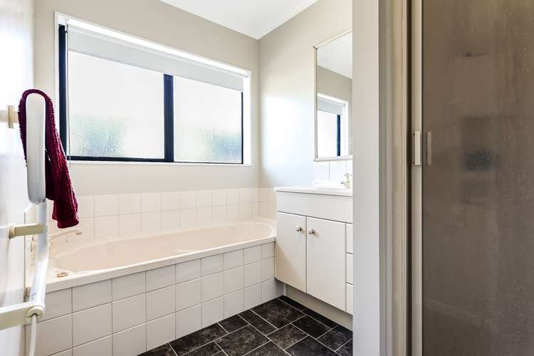 7 Friesian Place Grandview Heights_10