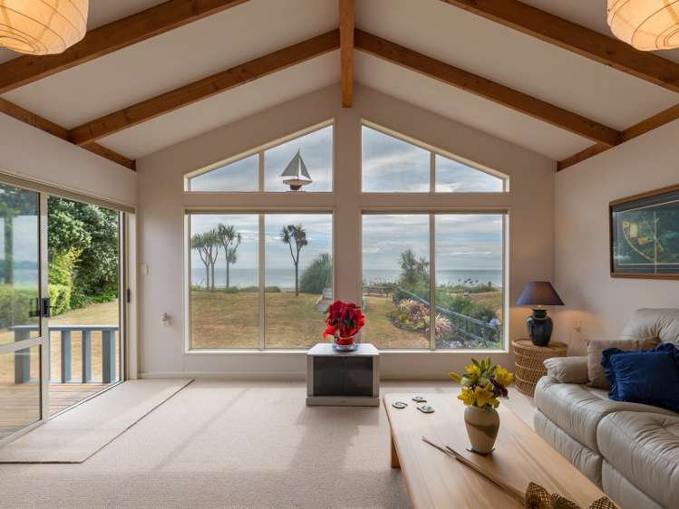 46 Bishop Road Parapara_3