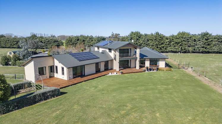 102 Glews Road Cust_40