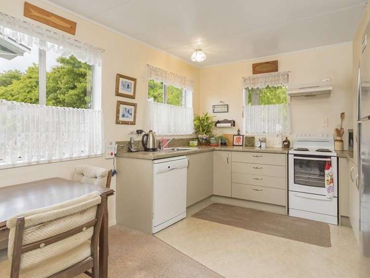 1/16 Cobham Crescent Stoke_2