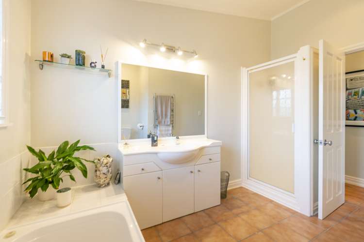 2 Edith Place Omaha_12