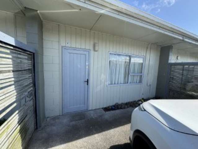 Refurbished 1 Bed Unit in Parakai for Rent