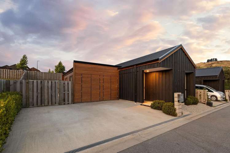 9 Huxley Place Dalefield/Wakatipu Basin_21