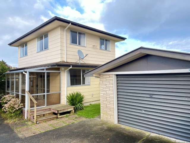 Tidy 3-Bedroom Home Near Top Schools!