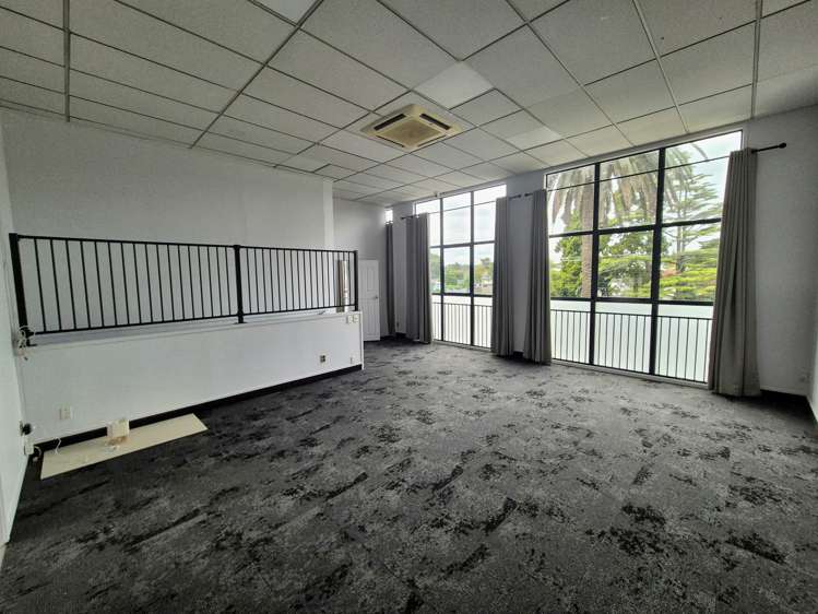 369 West Coast Road Glen Eden_6