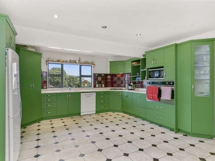 3 Teme Way Island Bay_10