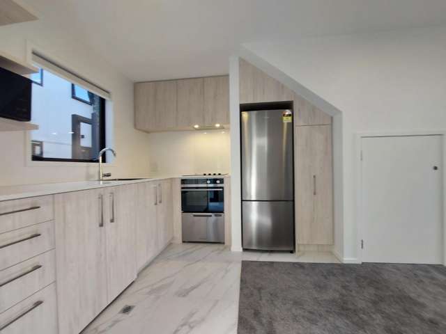 4/10 Fathom Place Te Atatu Peninsula_3