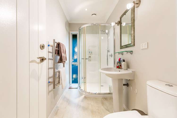 77 Whangaparaoa Road Red Beach_14