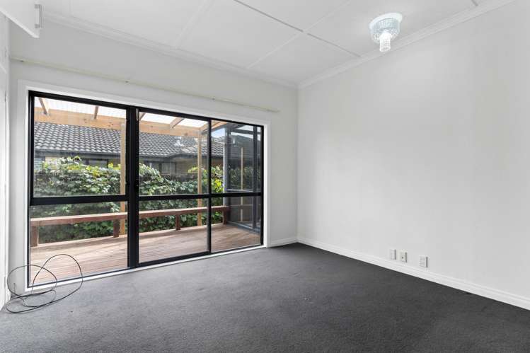 62 Beach Road Pahurehure_14