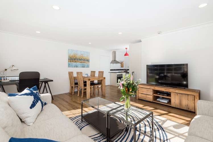 2/7 Livingstone Street Milford_5