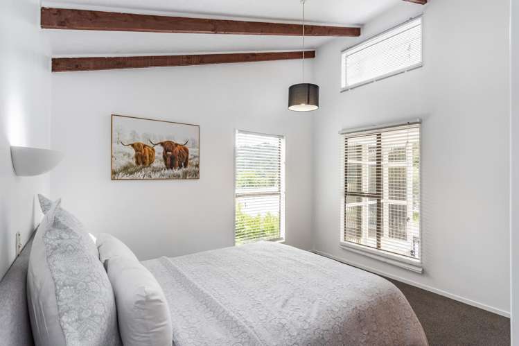 10 Harold Grove Stokes Valley_12