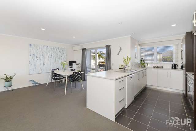 2/143a Wiseley Road West Harbour_4